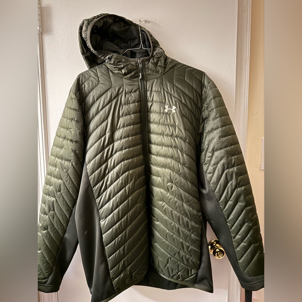 Under Armour Green Chevron Puffer Jacket with Hood